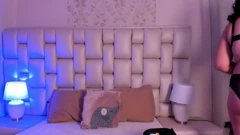 lea_hunter__ online show from November 2025 07:30:02 PM