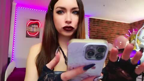 Snapshot of lea_loon chatting on May 2026 09:03:01 AM lea_loon online show from May 2026 09:03:01 AM