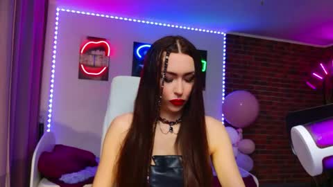 Snapshot of lea_loon chatting on May 2026 12:59:01 PM lea_loon online show from May 2026 12:59:01 PM