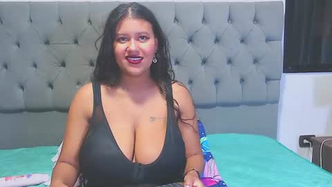 Snapshot of leah_gomed chatting on July 2026 05:54:01 PM Leah online show from July 2026 05:54:01 PM