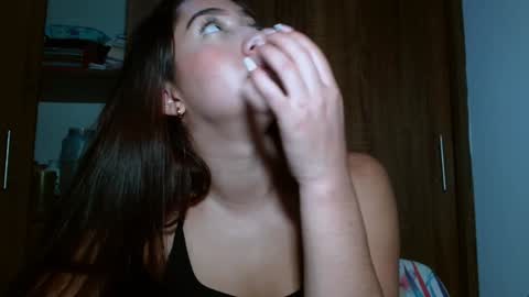 Snapshot of leanaalhub chatting on January 2025 04:18:02 AM leanaalhub online show from January 2025 04:18:02 AM