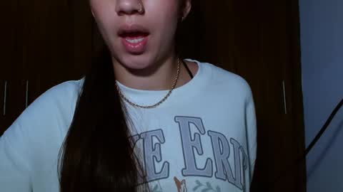 Snapshot of leanaalhub chatting on March 2025 07:19:02 AM leanaalhub online show from March 2025 07:19:02 AM