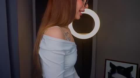 Sophie online show from March 2026 07:13:02 PM