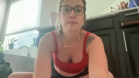 Snapshot of leanneluxecouple chatting on September 2025 01:46:01 PM leanneluxecouple online show from September 2025 01:46:01 PM