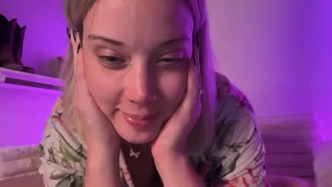 Snapshot of leanneluxecouple chatting on October 2025 12:33:02 AM leanneluxecouple online show from October 2025 12:33:02 AM