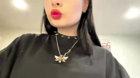 Snapshot of leanorabollman chatting on April 2026 03:20:01 PM Kiki online show from April 2026 03:20:01 PM