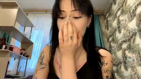 Snapshot of leanorabollman chatting on April 2026 03:17:02 PM Kiki online show from April 2026 03:17:02 PM