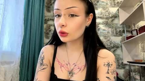 Snapshot of leanorabollman chatting on April 2026 03:28:02 PM Kiki online show from April 2026 03:28:02 PM