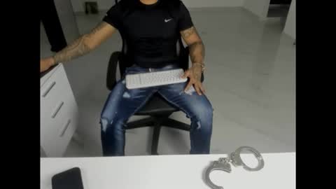 Snapshot of leather_king_of_bitches chatting on April 2026 12:41:01 AM leather_king_of_bitches online show from April 2026 12:41:01 AM