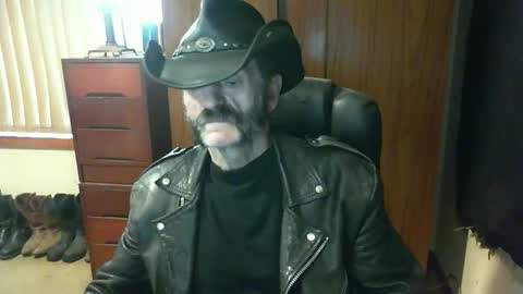 leathergreaser online show from September 2025 10:42:01 PM