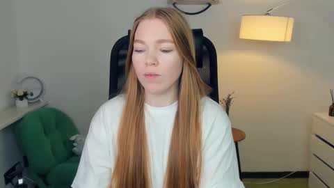 Snapshot of ledacopus chatting on November 2025 09:36:01 PM Lilly online show from November 2025 09:36:01 PM