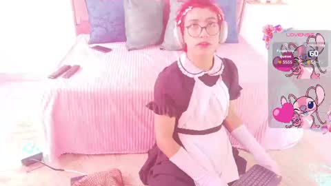 Snapshot of lee_roses chatting on June 2026 01:24:02 PM leeh online show from June 2026 01:24:02 PM
