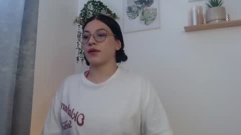 Snapshot of leena_rosee chatting on July 2026 05:50:02 PM leena_rosee online show from July 2026 05:50:02 PM