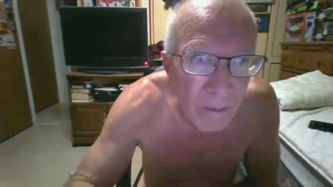 Snapshot of leezamm1132 chatting on May 2026 01:44:01 AM leezamm1132 online show from May 2026 01:44:01 AM