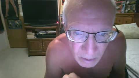 Snapshot of leezamm1132 chatting on June 2026 03:54:02 AM leezamm1132 online show from June 2026 03:54:02 AM