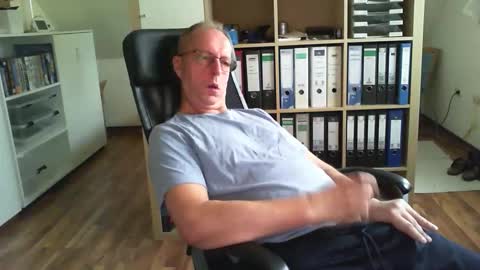 Dave online show from October 2025 08:35:01 AM