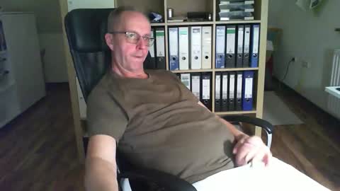 Dave online show from October 2025 06:07:02 PM