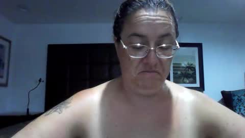 Snapshot of legendslegendarylady chatting on May 2026 08:52:01 AM LegendsLegendaryLady online show from May 2026 08:52:01 AM