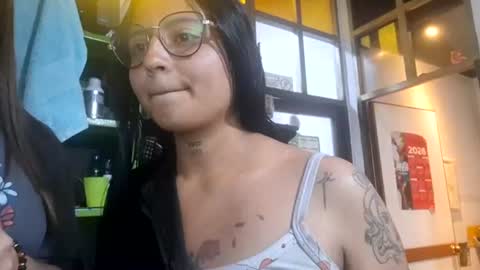 Snapshot of legscaramelxx chatting on July 2026 12:37:01 AM legscaramelxx online show from July 2026 12:37:01 AM