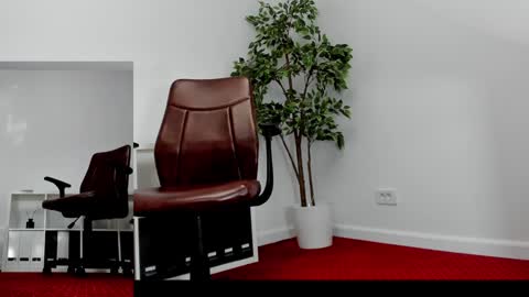 Elle  online show from September 2025 06:13:02 AM