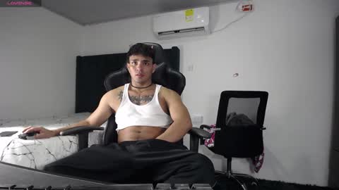 Snapshot of lei_77 chatting on December 2024 09:22:01 PM Lei online show from December 2024 09:22:01 PM