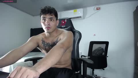 Snapshot of lei_77 chatting on December 2024 09:55:02 PM Lei online show from December 2024 09:55:02 PM