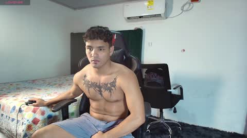 Snapshot of lei_77 chatting on January 2025 12:49:02 AM Lei online show from January 2025 12:49:02 AM