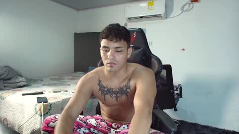 Snapshot of lei_77 chatting on January 2025 09:37:01 PM Lei online show from January 2025 09:37:01 PM