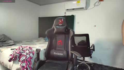 Snapshot of lei_77 chatting on February 2025 12:40:02 AM Lei online show from February 2025 12:40:02 AM