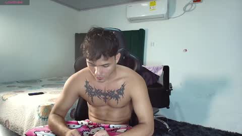 Snapshot of lei_77 chatting on February 2025 01:37:01 AM Lei online show from February 2025 01:37:01 AM