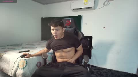 Snapshot of lei_77 chatting on February 2025 10:20:01 PM Lei online show from February 2025 10:20:01 PM