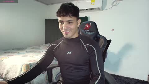 Snapshot of lei_77 chatting on February 2025 01:11:01 AM Lei online show from February 2025 01:11:01 AM