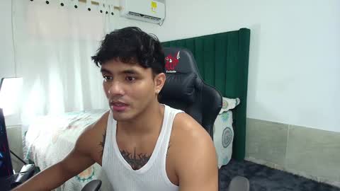 Snapshot of lei_77 chatting on October 2025 07:09:02 PM Lei online show from October 2025 07:09:02 PM