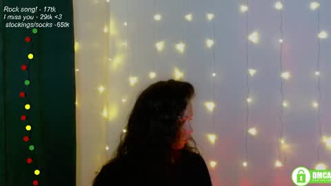 Snapshot of leia_bell chatting on June 2026 07:17:01 PM hey Im Leia and I love rock online show from June 2026 07:17:01 PM