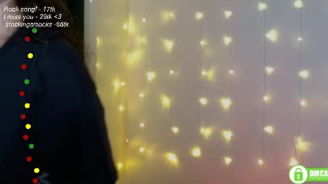 Snapshot of leia_bell chatting on July 2026 07:27:02 PM hey Im Leia and I love rock online show from July 2026 07:27:02 PM