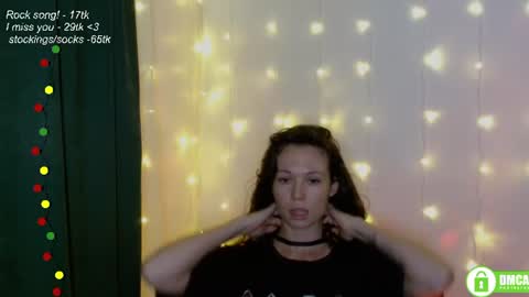 Snapshot of leia_bell chatting on July 2026 07:34:02 PM hey Im Leia and I love rock online show from July 2026 07:34:02 PM