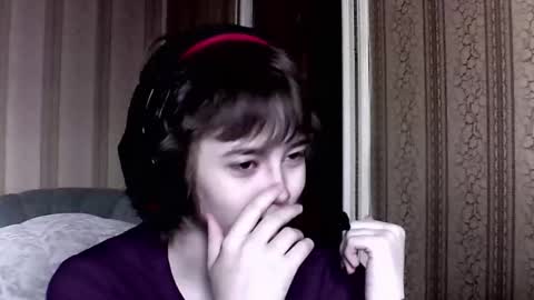 Snapshot of leigharedcross chatting on March 2026 08:42:02 AM Viola online show from March 2026 08:42:02 AM