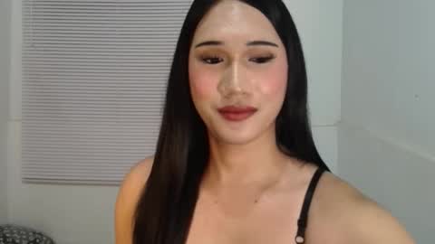 Snapshot of leighs_celine chatting on February 2026 04:57:02 PM leighs_celine online show from February 2026 04:57:02 PM