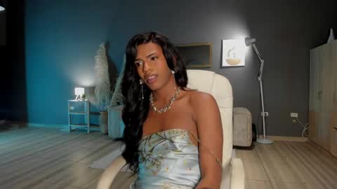 Leila     online show from October 2025 01:01:02 AM