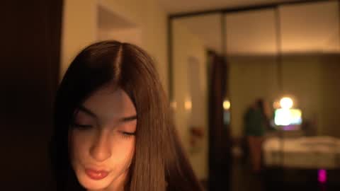 Leila online show from December 2024 02:38:02 PM