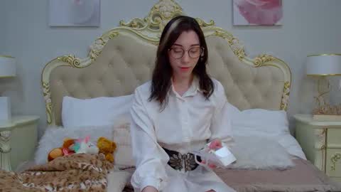 Snapshot of leilataylors chatting on March 2026 05:33:02 AM LeilaTaylors online show from March 2026 05:33:02 AM