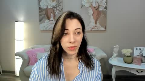 Snapshot of leilataylors chatting on April 2026 06:11:02 AM LeilaTaylors online show from April 2026 06:11:02 AM