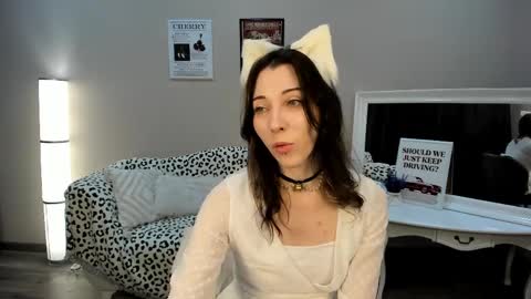 Snapshot of leilataylors chatting on April 2026 06:19:01 AM LeilaTaylors online show from April 2026 06:19:01 AM