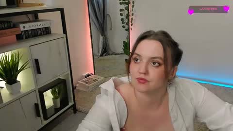 Snapshot of lela_ryan chatting on May 2026 10:37:01 PM Lela online show from May 2026 10:37:01 PM