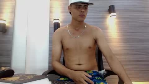 Snapshot of lelehott01 chatting on June 2026 02:47:01 AM lelehott01 online show from June 2026 02:47:01 AM