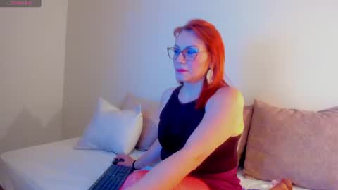 Snapshot of leloo_swift chatting on July 2026 02:48:02 AM Leloo online show from July 2026 02:48:02 AM