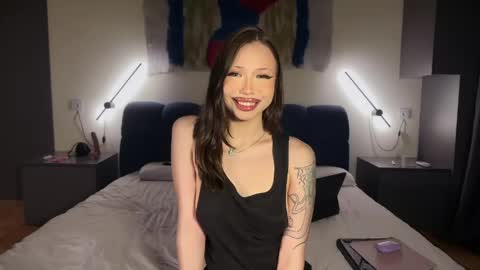 2 shy lemons 1 peach online show from March 2026 10:23:01 PM