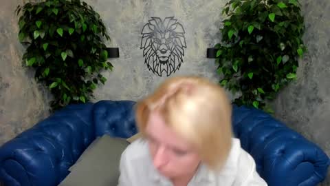 Snapshot of lena_paulles chatting on December 2024 11:29:02 AM Lena online show from December 2024 11:29:02 AM