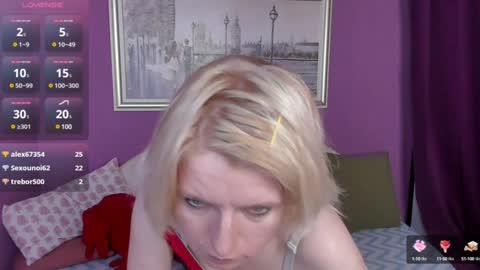Snapshot of lena_paulles chatting on December 2024 07:40:02 AM Lena online show from December 2024 07:40:02 AM
