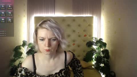 Snapshot of lena_paulles chatting on January 2025 06:56:02 AM Lena online show from January 2025 06:56:02 AM